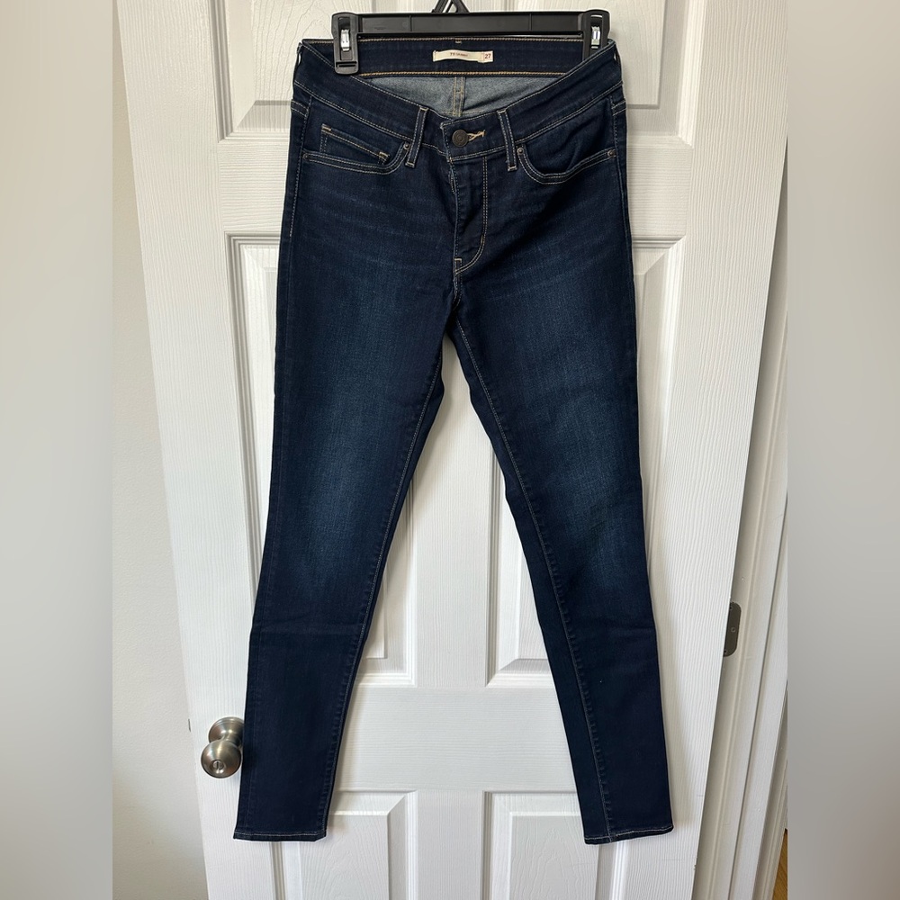 Levi’s Dark Wash Women’s Skinny Jeans